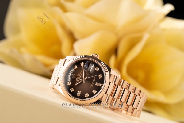 Review đồng hồ Rolex Day-Date 128235: Vàng Everose mặt chocolate