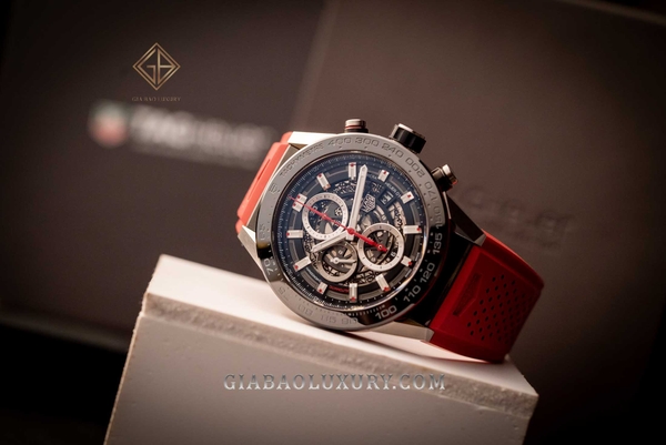 Review đồng hồ TAG Heuer Carrera Heuer 01