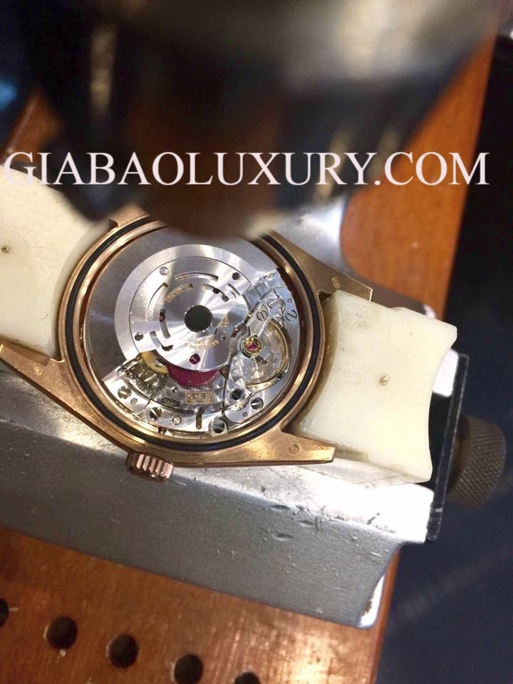 đồng hồ Rolex Day-Date 118235 Mặt Vi Tính Hồng