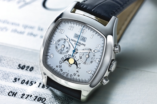Bạn có thích dáng vỏ “Tivi” của đồng hồ Patek Philippe lịch vạn niên mã hiệu 5020?