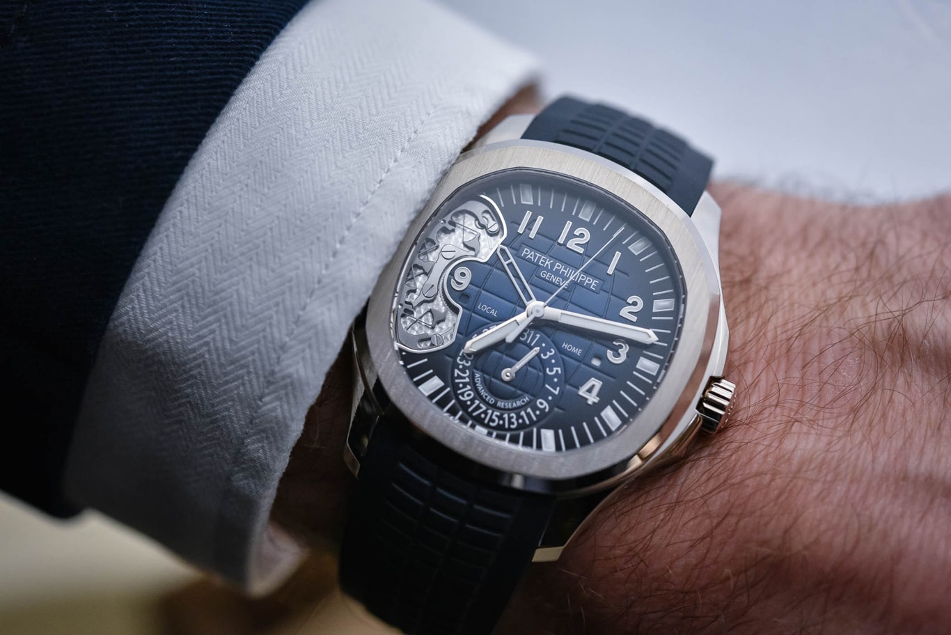 Aquanaut Travel Time 5650g - Chiếc đồng hồ ứng dụng công nghệ cải tiến kĩ thuật của Patek Philippe